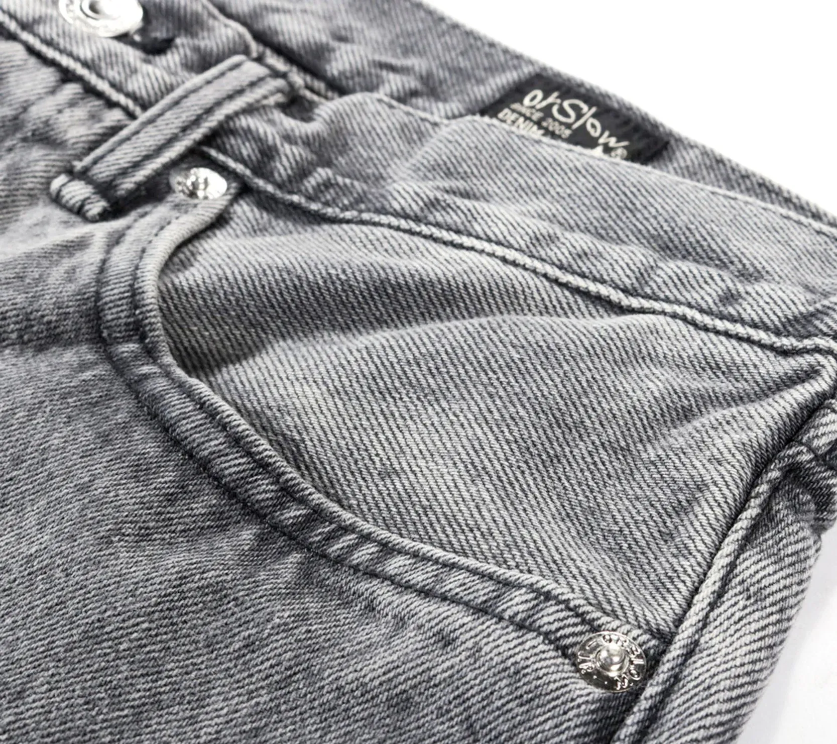 107 Ivy Fit Denim | Black Denim Bleach