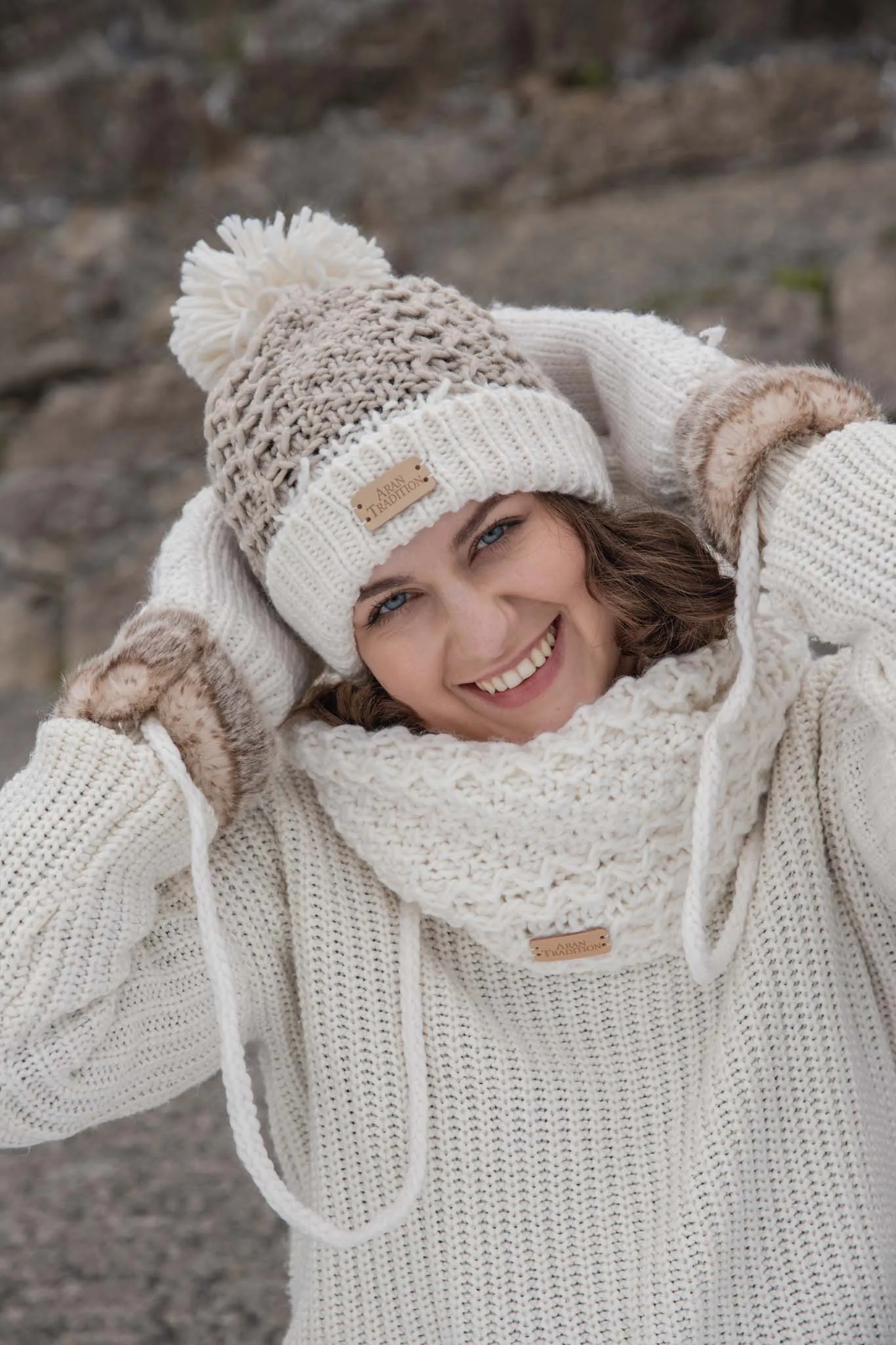 Aran Cable Fur Trim Mittens