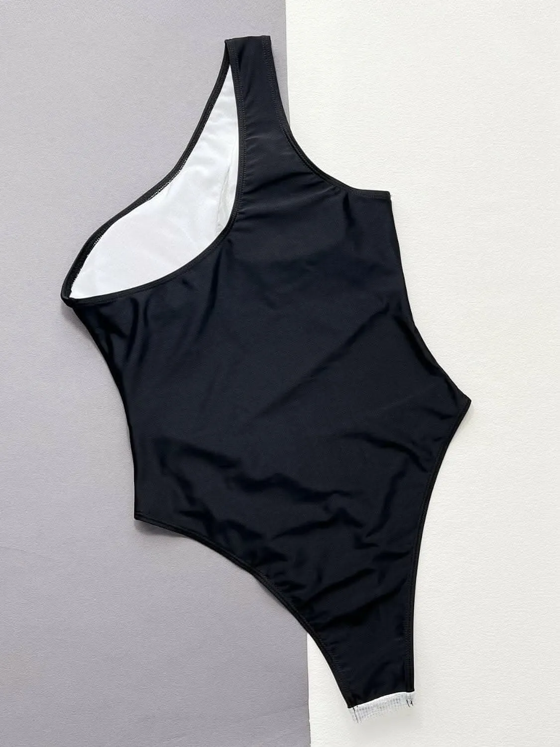 Chic contrast panel swimsuit