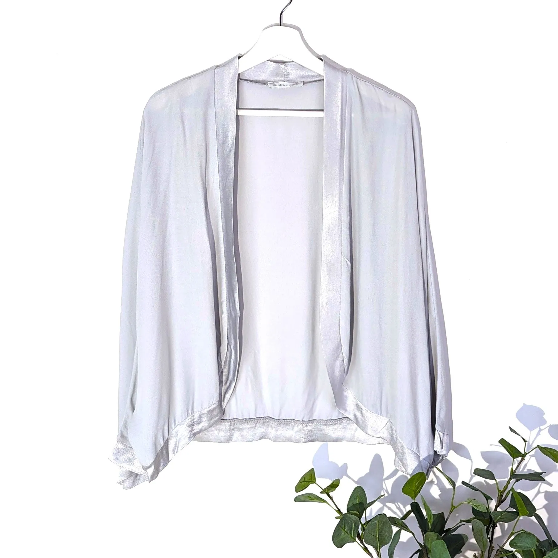 Classic plain short kimono with satin edge (M)