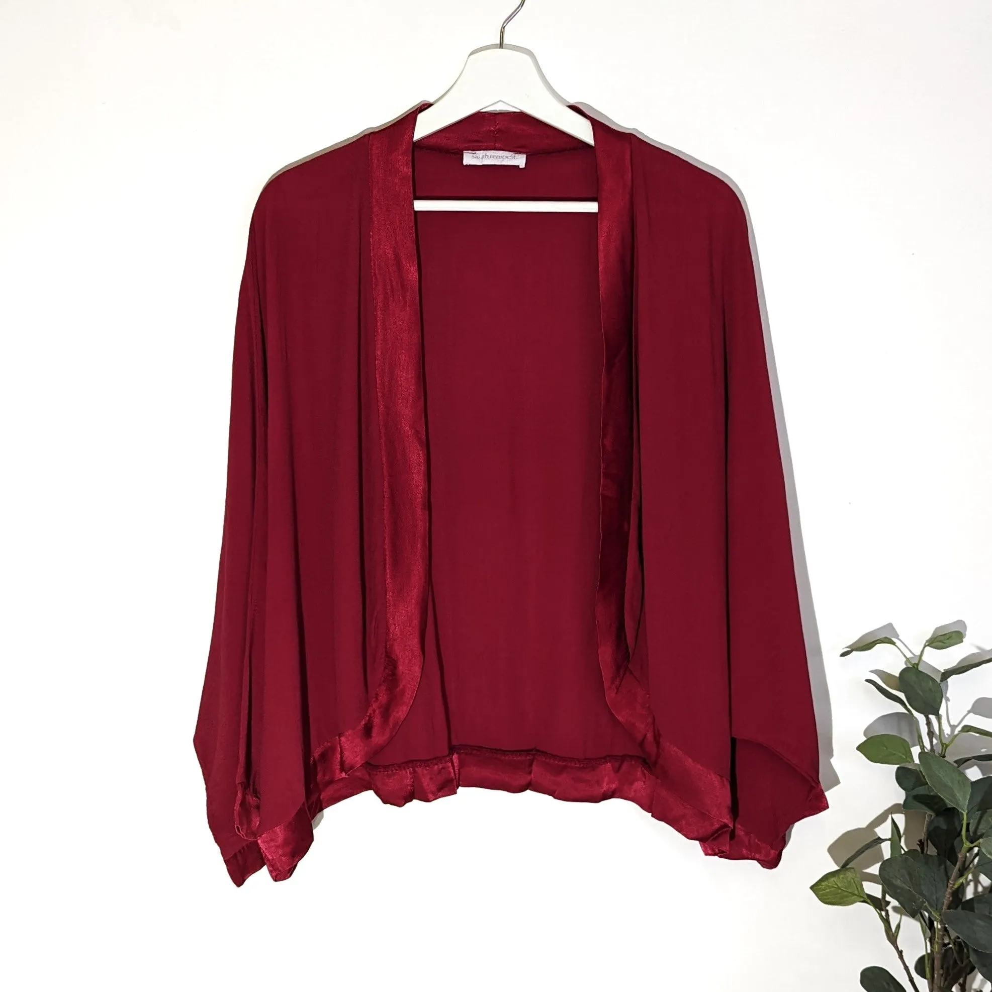 Classic plain short kimono with satin edge (M)