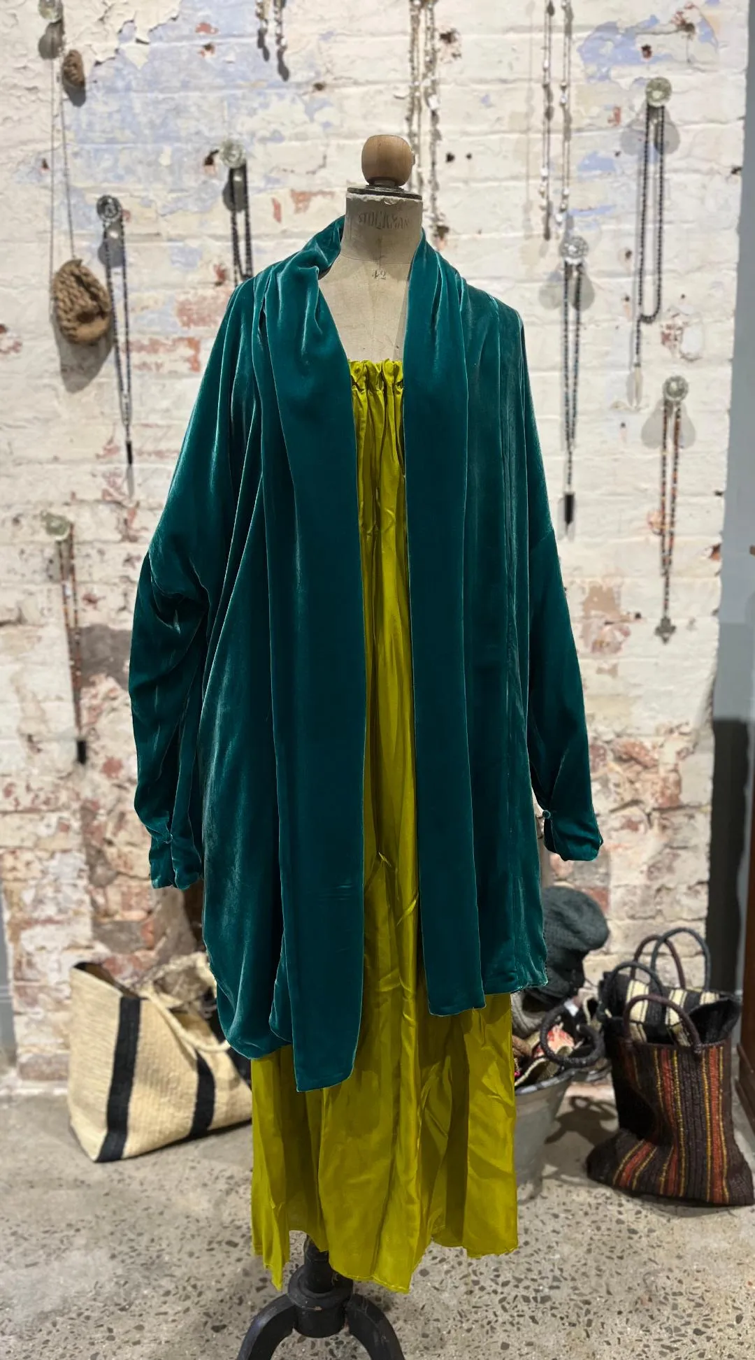 Cocoon coat (silk Velvet)- Rose Wood
