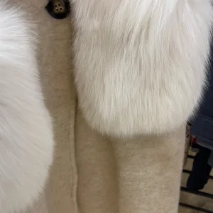 Cream coat with fur - AWL3453