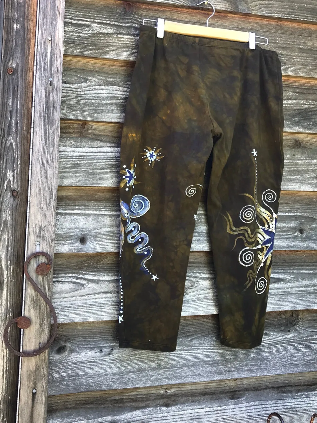 Dark Gold and Purple Sun Stars CAPRI Leggings - Size 2X ONLY