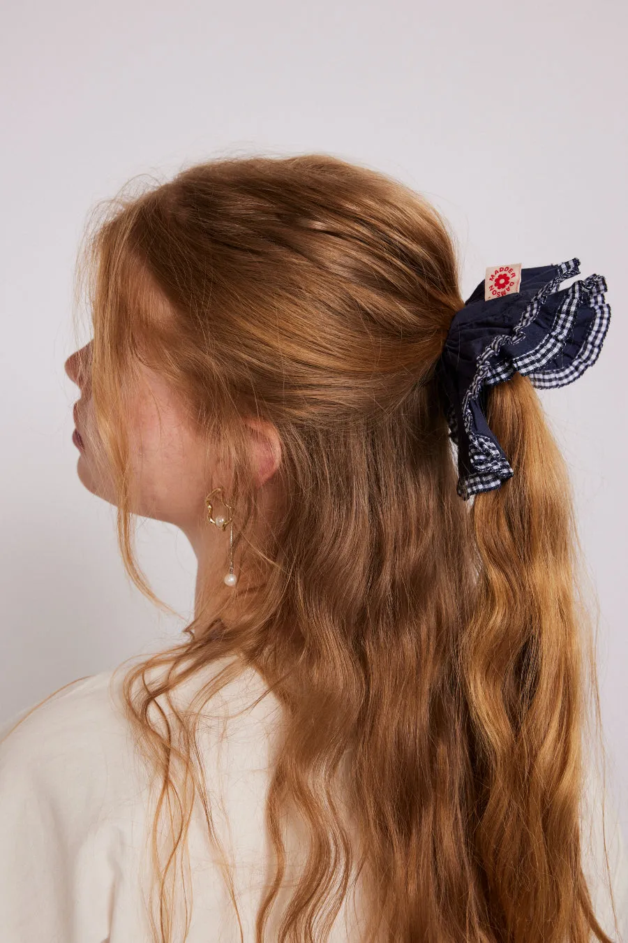 frill scrunchie in navy with gingham edge