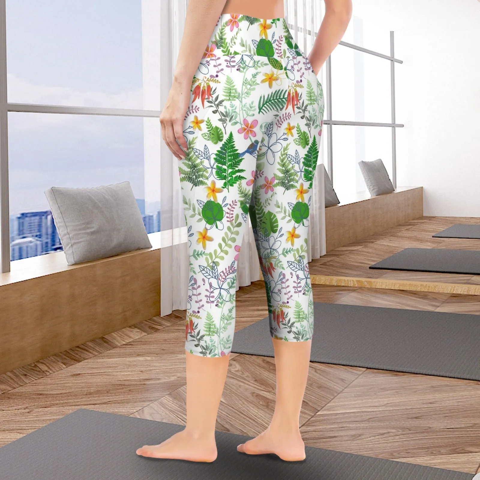 Graphic Floral Capri Leggings with Pockets up to 5 XL (FWS)