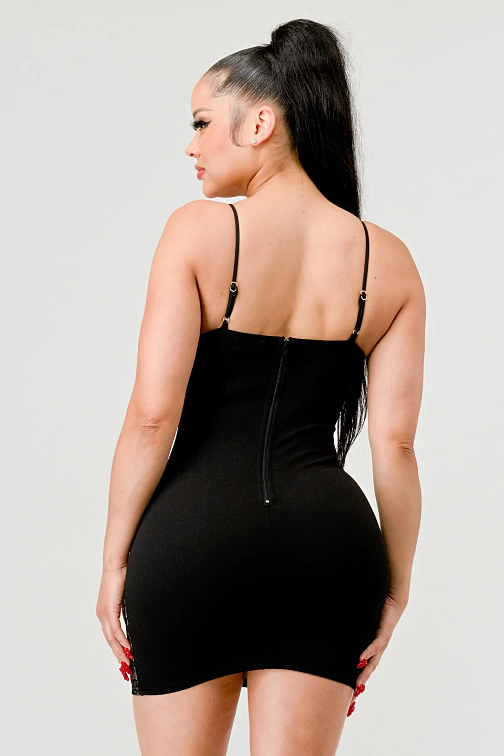 LUXE LACE SWEETHEART KEYHOLE BODYCON MINI DRESS