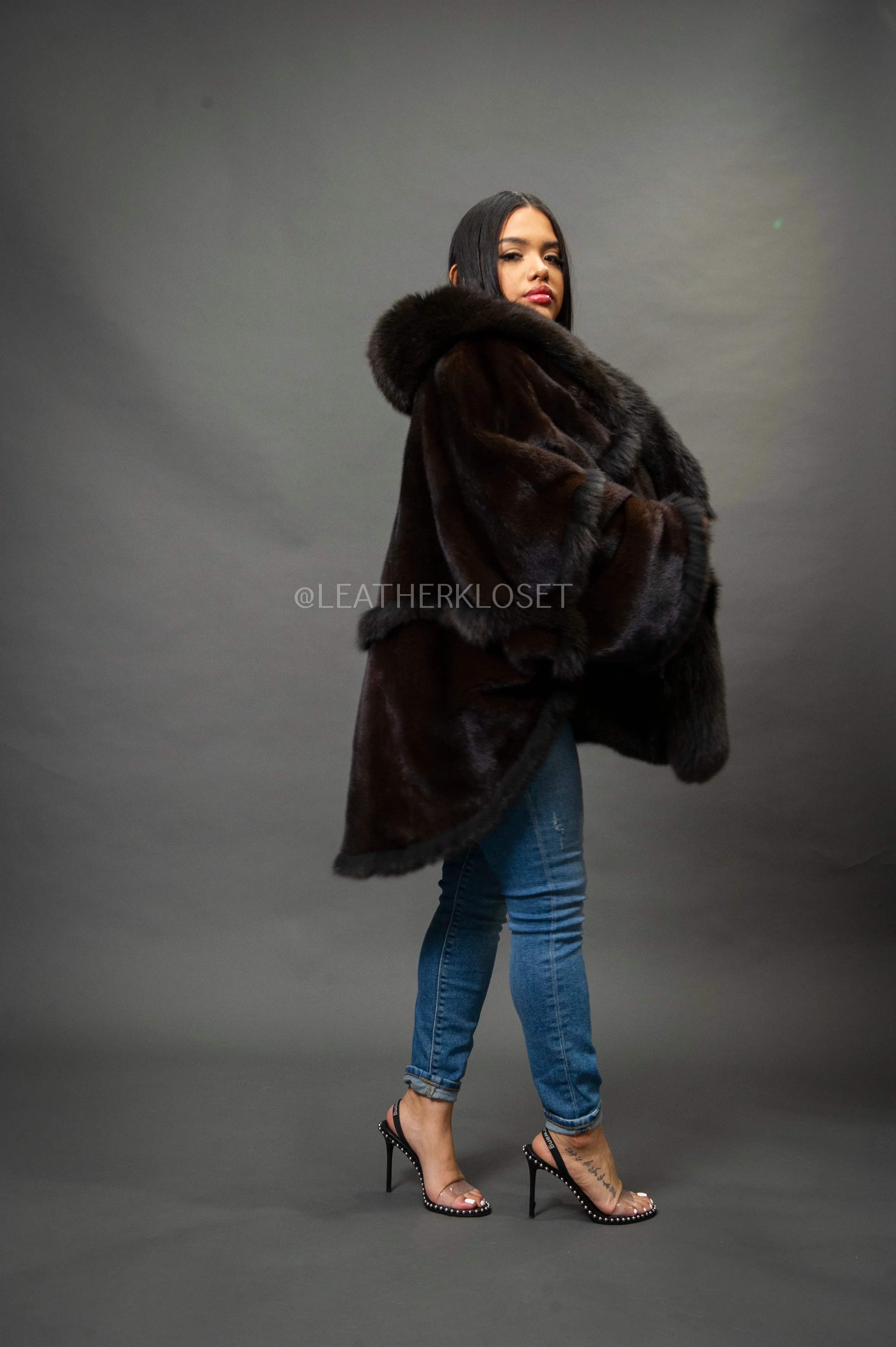 Women's Mink Poncho [Brown]