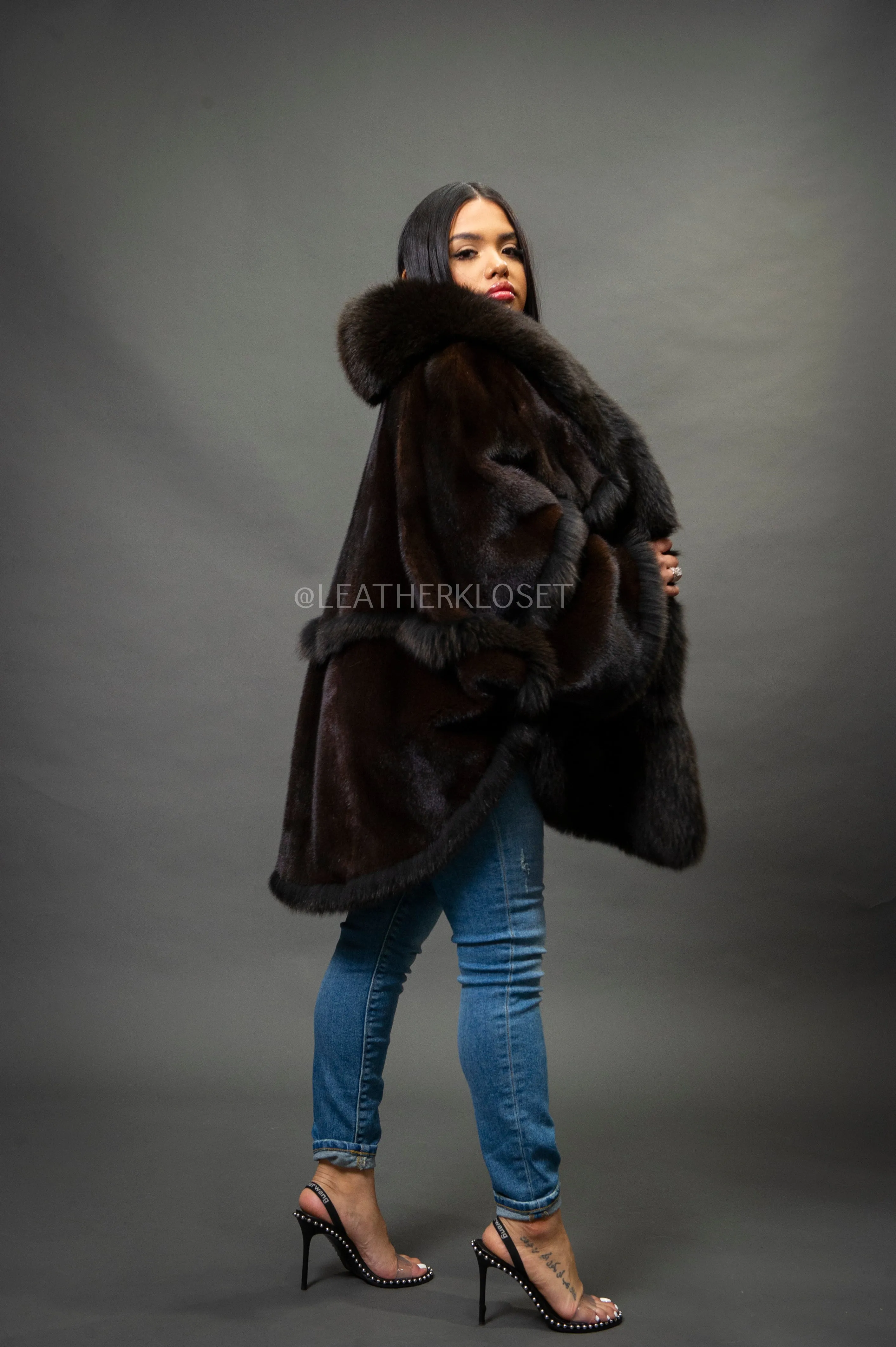 Women's Mink Poncho [Brown]