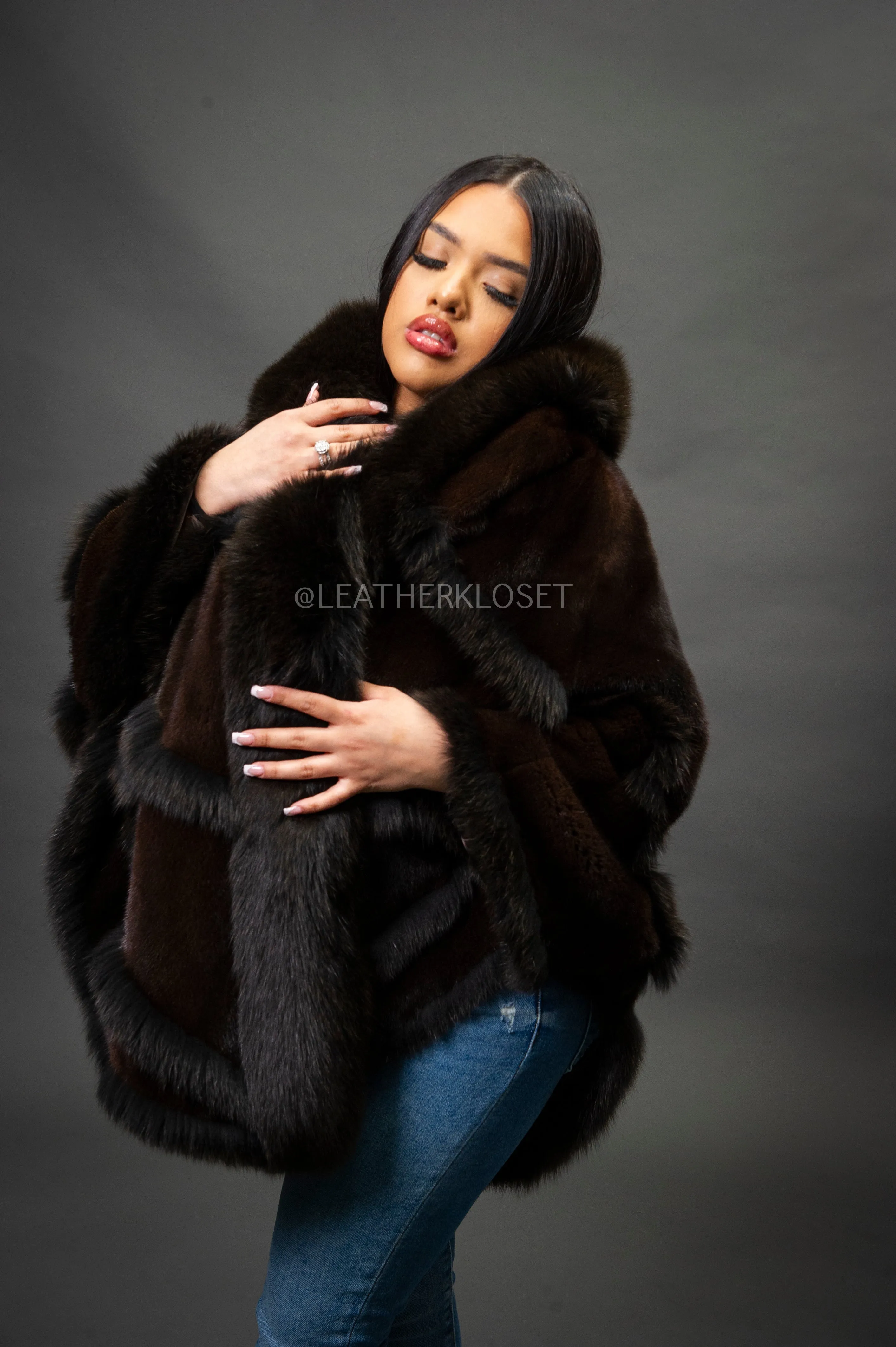 Women's Mink Poncho [Brown]