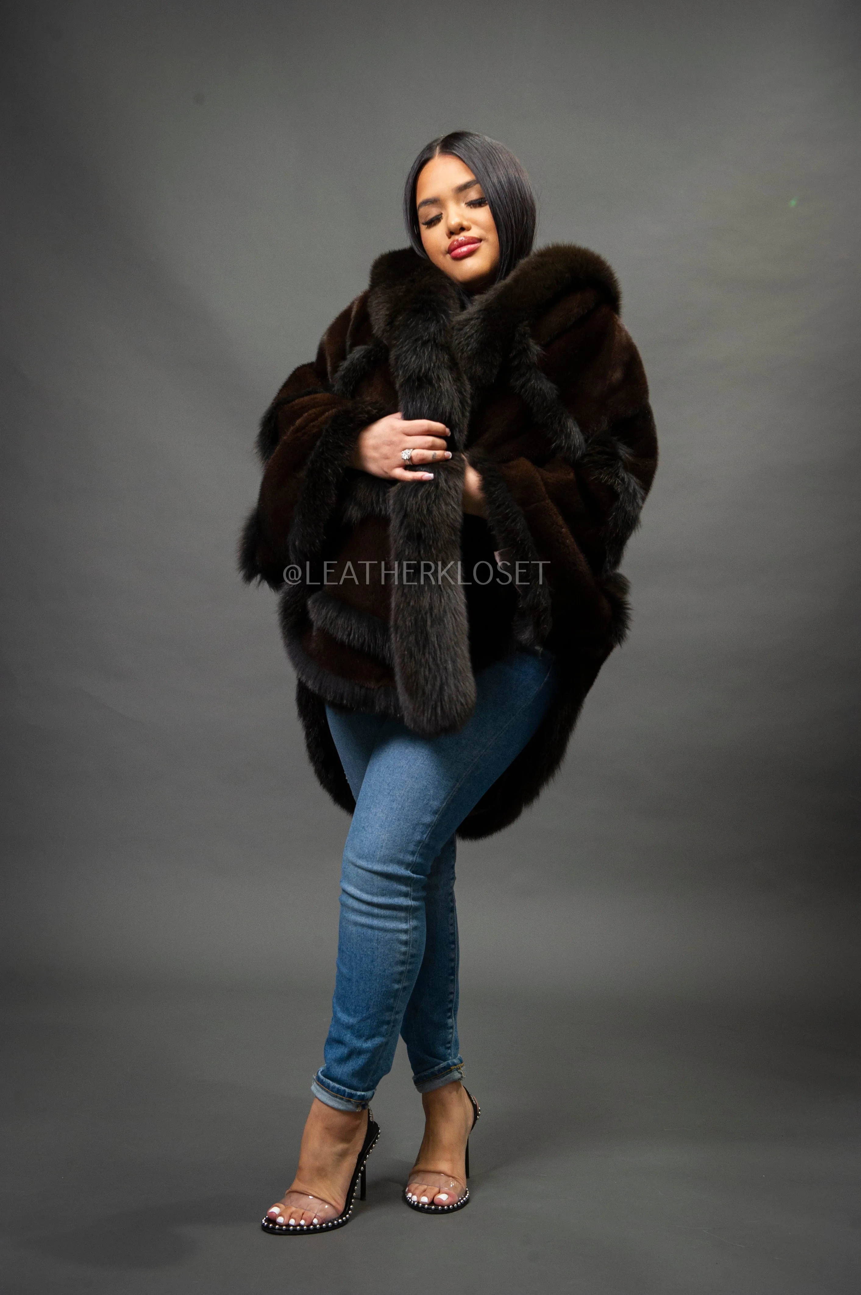Women's Mink Poncho [Brown]